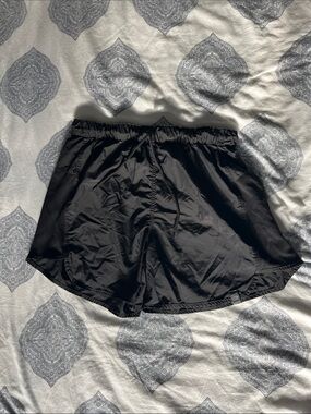 Five Ultimate frisbee Triton Shorts